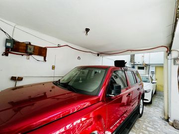 Amplia Casa en Venta en Iztapalapa, (Con 3 departamentos).