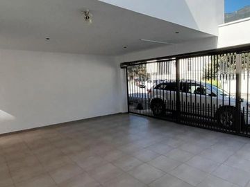 CASA EN VENTA EN CARRETERA NACIONAL, MONTERREY N.L