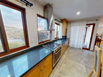 RR_1296. Casa en Venta en Club de Golf La Loma con Piso Radiante en toda la casa. (Climatiza el piso).