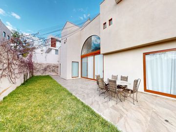 RR_1296. Casa en Venta en Club de Golf La Loma con Piso Radiante en toda la casa. (Climatiza el piso).