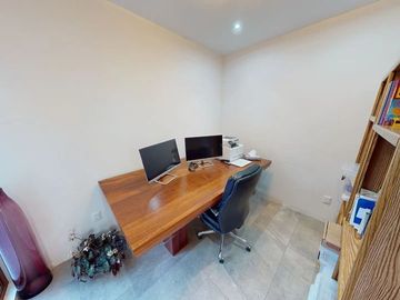 RR_1296. Casa en Venta en Club de Golf La Loma con Piso Radiante en toda la casa. (Climatiza el piso).