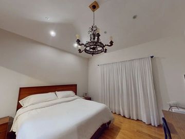RR_1296. Casa en Venta en Club de Golf La Loma con Piso Radiante en toda la casa. (Climatiza el piso).