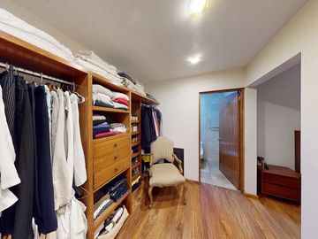 RR_1296. Casa en Venta en Club de Golf La Loma con Piso Radiante en toda la casa. (Climatiza el piso).