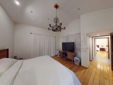 RR_1296. Casa en Venta en Club de Golf La Loma con Piso Radiante en toda la casa. (Climatiza el piso).