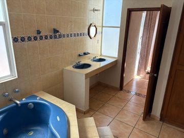 CASA EN VENTA EN TEJEDA QUERÉTARO DE  DOS PLANTAS