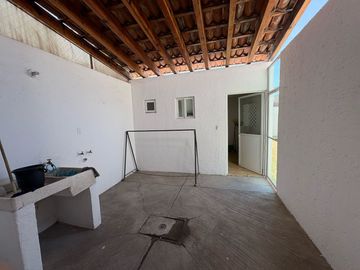 CASA EN VENTA EN TEJEDA QUERÉTARO DE  DOS PLANTAS