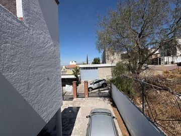 CASA EN VENTA EN TEJEDA QUERÉTARO DE  DOS PLANTAS