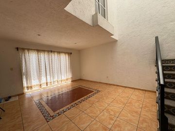 CASA EN VENTA EN TEJEDA QUERÉTARO DE  DOS PLANTAS