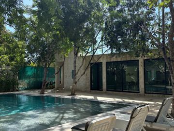 Casa de 3 recámaras con alberca privada, en residencial con casa club
