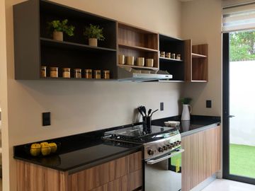 Casa de 3 recámaras con alberca privada, en residencial con casa club
