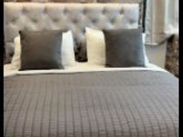 VENTA SUITE AMOBLADA REMODELADA AIRBNB PARQUEADERO Y BODEGA