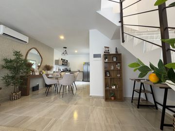 Invierte en Ciudad Mayakoba: casa en privada con acceso controlado