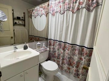 Se vende casa en Condominio a. Fernando Castillo Velasco, La Reina