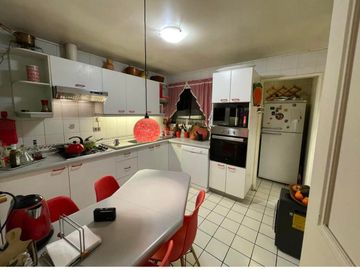 Se vende casa en Condominio a. Fernando Castillo Velasco, La Reina