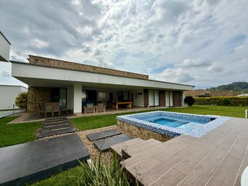 Casa campestre en venta sector Avenida Centenario
