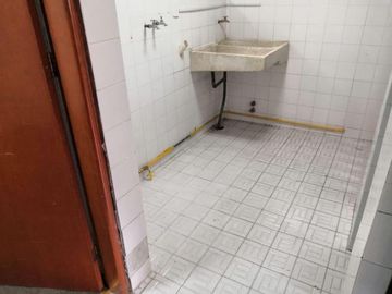 Amplia Casa en Venta con Jardín. Lomas Verdes 3a Sección