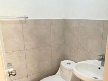 Venta De Departamento En Surco ,Con Cochera, Depósito