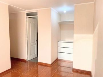 Venta De Departamento En Surco ,Con Cochera, Depósito