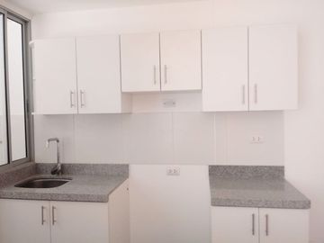 Venta De Departamento En Surco ,Con Cochera, Depósito