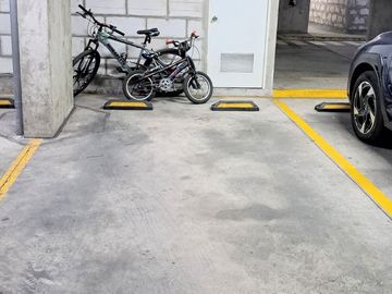 Venta De Departamento En Surco ,Con Cochera, Depósito
