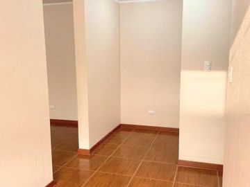 Venta De Departamento En Surco ,Con Cochera, Depósito