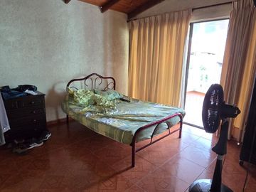 SE VENDE CASA DE TRES PISOS INDEPENDIENTES EN EL BARRIO ARANJUEZ, CALI.