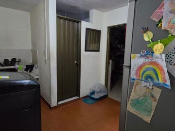 SE VENDE CASA DE TRES PISOS INDEPENDIENTES EN EL BARRIO ARANJUEZ, CALI.