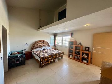 LAS CAÑADAS CASA EN VENTA CON HERMOSA VISTA A 3 MIN DEL COLEGIO