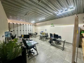 LAS CAÑADAS CASA EN VENTA CON HERMOSA VISTA A 3 MIN DEL COLEGIO
