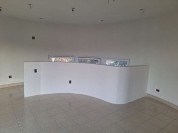 LAS CAÑADAS CASA EN VENTA CON HERMOSA VISTA A 3 MIN DEL COLEGIO