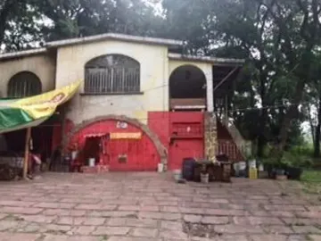 Santa María Ahuacatitlán Morelos Terreno Con Barda Perimetral A Bordo De Carretera