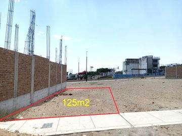 ¡Terreno en Venta en Condominio El Sol de Trujillo- Salaverry. 125m2 Frente a Parque!