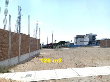 ¡Terreno en Venta en Condominio El Sol de Trujillo- Salaverry. 125m2 Frente a Parque!