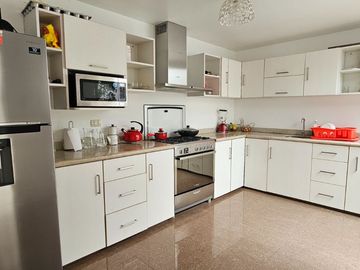 En Venta Casa En Esquina Dentro De Condominio Privado En Campiña De Moche (aipanaque)