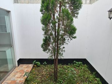 En Venta Casa En Esquina Dentro De Condominio Privado En Campiña De Moche (aipanaque)