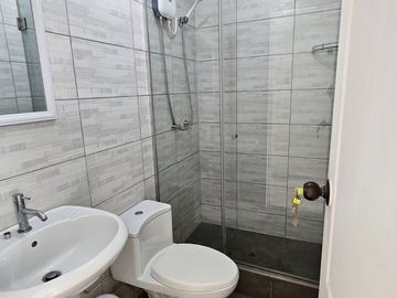 En Venta Casa En Esquina Dentro De Condominio Privado En Campiña De Moche (aipanaque)