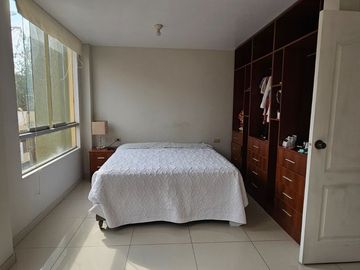 En Venta Casa En Esquina Dentro De Condominio Privado En Campiña De Moche (aipanaque)