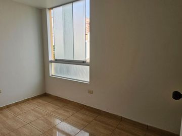 En Venta Casa En Esquina Dentro De Condominio Privado En Campiña De Moche (aipanaque)