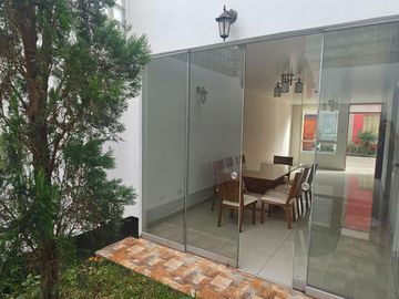 En Venta Casa En Esquina Dentro De Condominio Privado En Campiña De Moche (aipanaque)