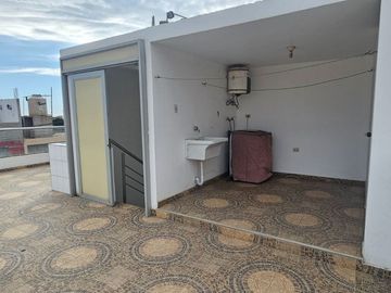 En Venta Casa En Esquina Dentro De Condominio Privado En Campiña De Moche (aipanaque)
