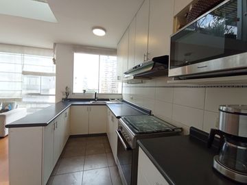 ¡Vive En El Corazón De Miraflores! Dpto. Dúplex Con Terraza Exclusiva En Venta!