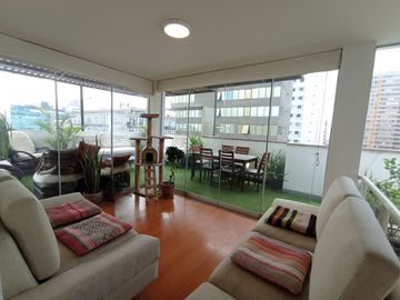 ¡Vive En El Corazón De Miraflores! Dpto. Dúplex Con Terraza Exclusiva En Venta!