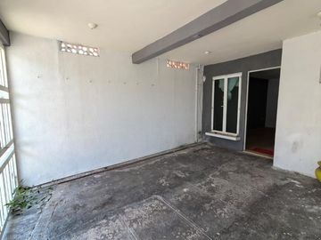 Venta de Propiedad en Fraccionamiento Puente Moreno