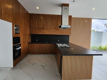 Casa nueva en venta en Parques Vallarta dentro de coto