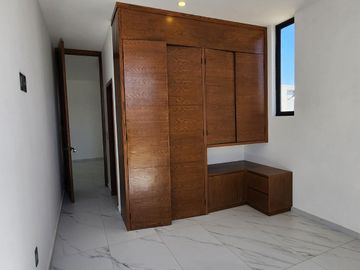Casa nueva en venta en Parques Vallarta dentro de coto