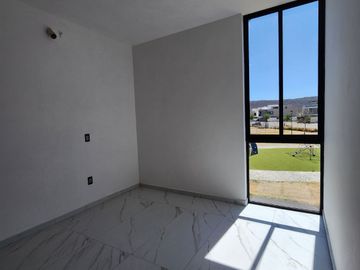 Casa nueva en venta en Parques Vallarta dentro de coto