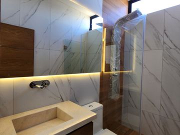 Casa nueva en venta en Parques Vallarta dentro de coto