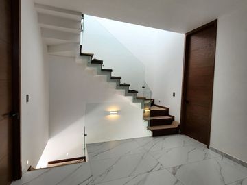 Casa nueva en venta en Parques Vallarta dentro de coto