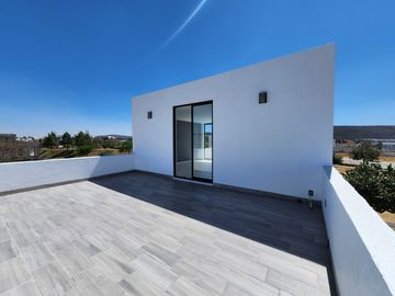 Casa nueva en venta en Parques Vallarta dentro de coto