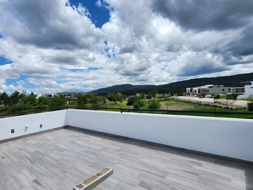 Casa nueva en venta en Parques Vallarta dentro de coto
